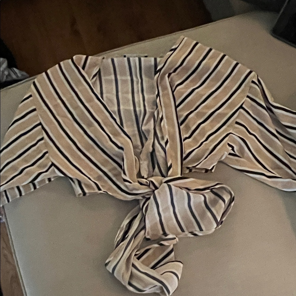 Striped Tie-Front cropped Blouse